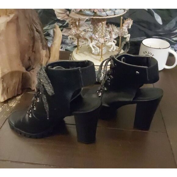 SIMPLY VERA WANG Black Upper Leather Peep Toe Slingback Ankle Booties Heels #9M - Picture 3 of 5